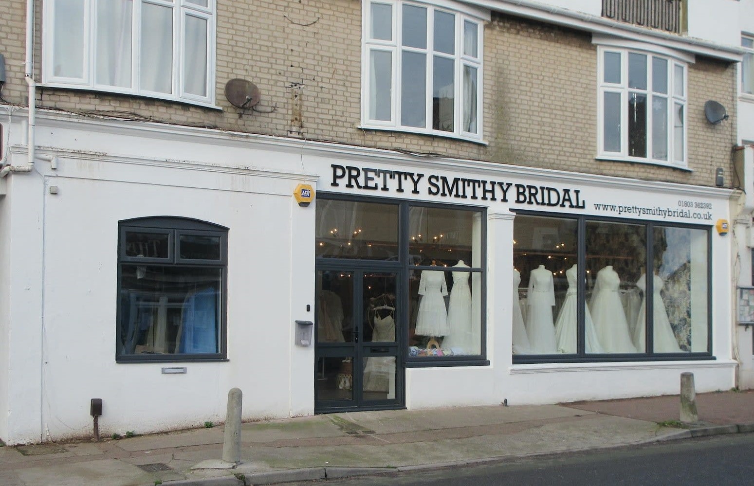 Pretty Smithy Bridal